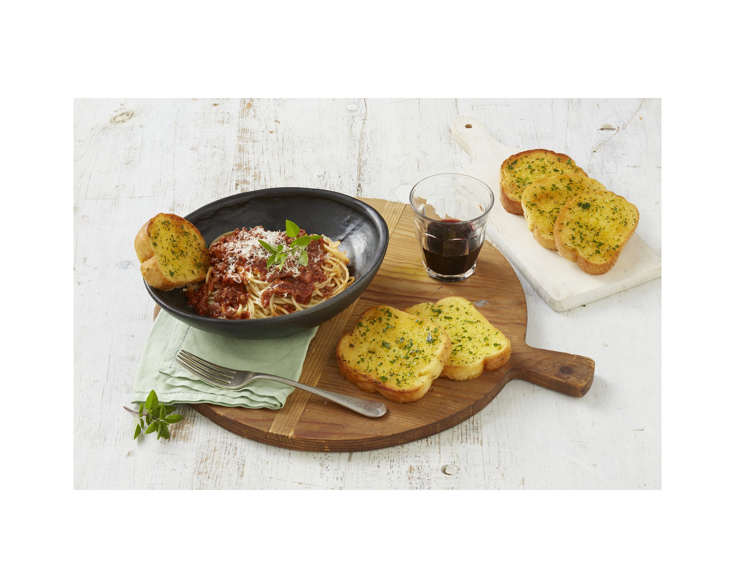 La Famiglia Food Service Bread Garlic Slices 168P 7.224 kg product photo